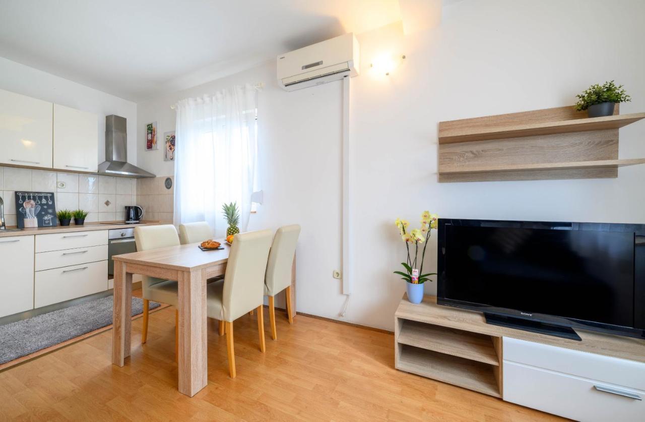 Apartment Malibu Жаборич Екстер'єр фото